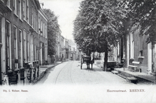 11833 Gezicht in de Herenstraat te Rhenen, uit het oosten.